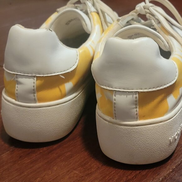 Michael Kors Poppy Logo Stripe Lace Up Sneakers Wave Print Buttercup - Picture 6 of 13